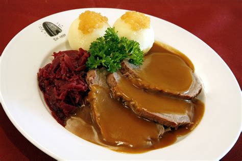  Rheinischer Sauerbraten - A Tangy Symphony of Braised Beef and Sweet-and-Sour Delights!